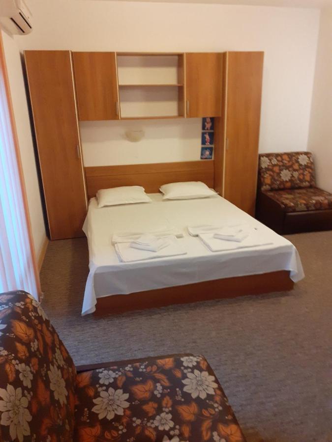 Adri Guest House เนเซบาร์ ภายนอก รูปภาพ